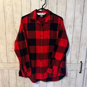 Old Navy Red and Black Buffalo Plaid Boyfriend Fit Flannel Size Medium